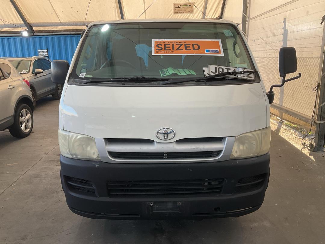 Photo '4' of Toyota Hiace Regius ACE