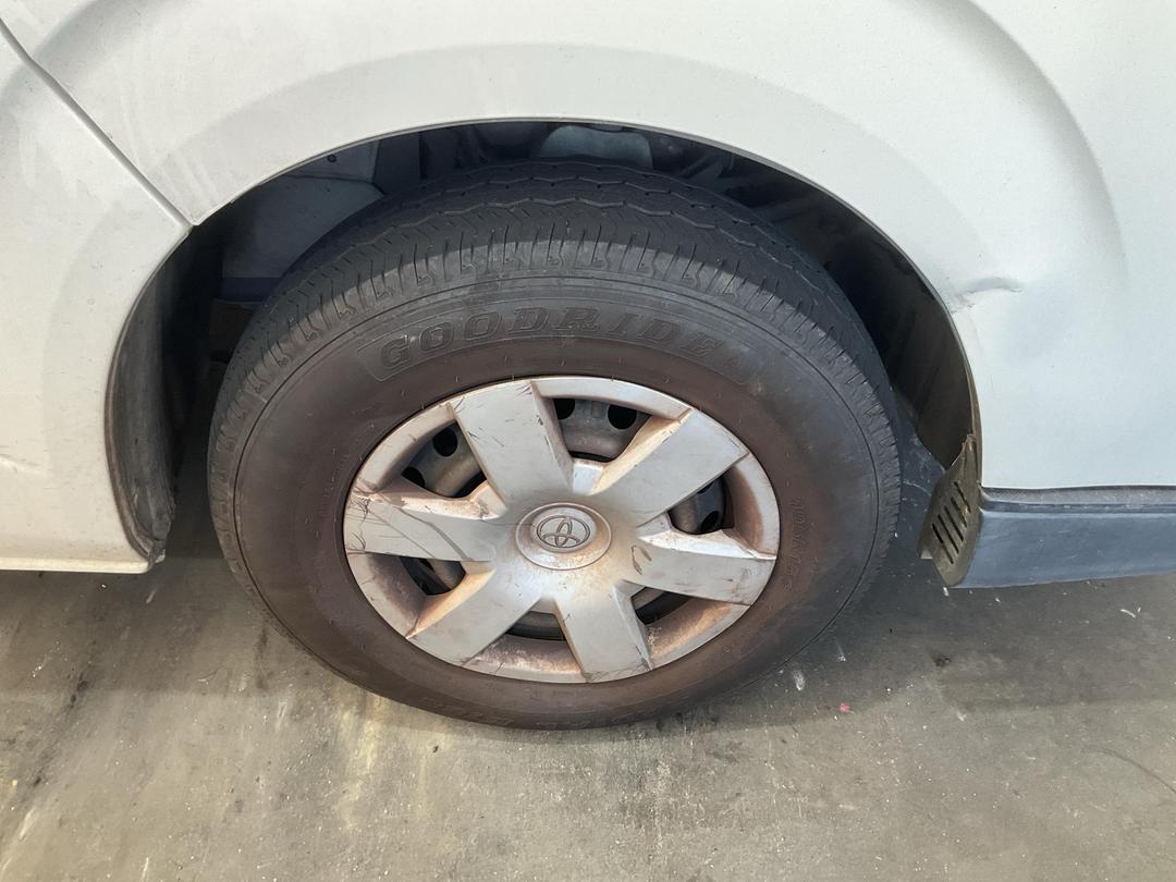 Photo '2' of Toyota Hiace Regius ACE