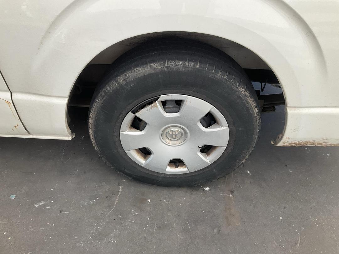 Photo '10' of Toyota Hiace Regius ACE