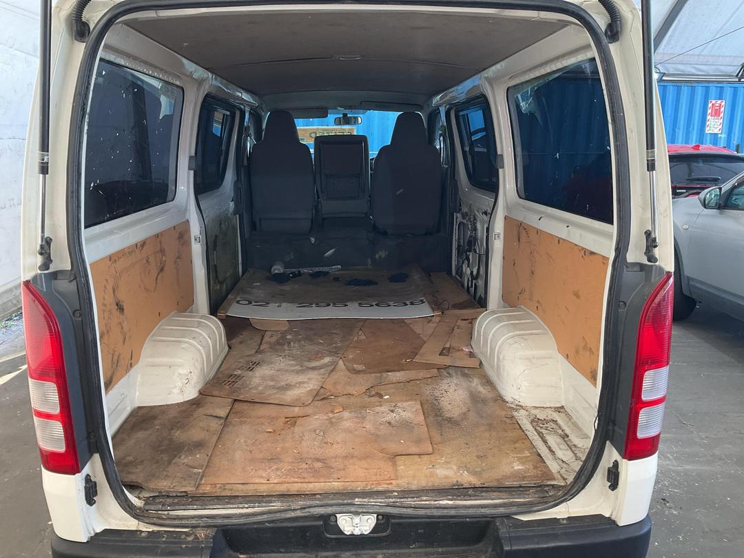 Photo '14' of Toyota Hiace Regius ACE