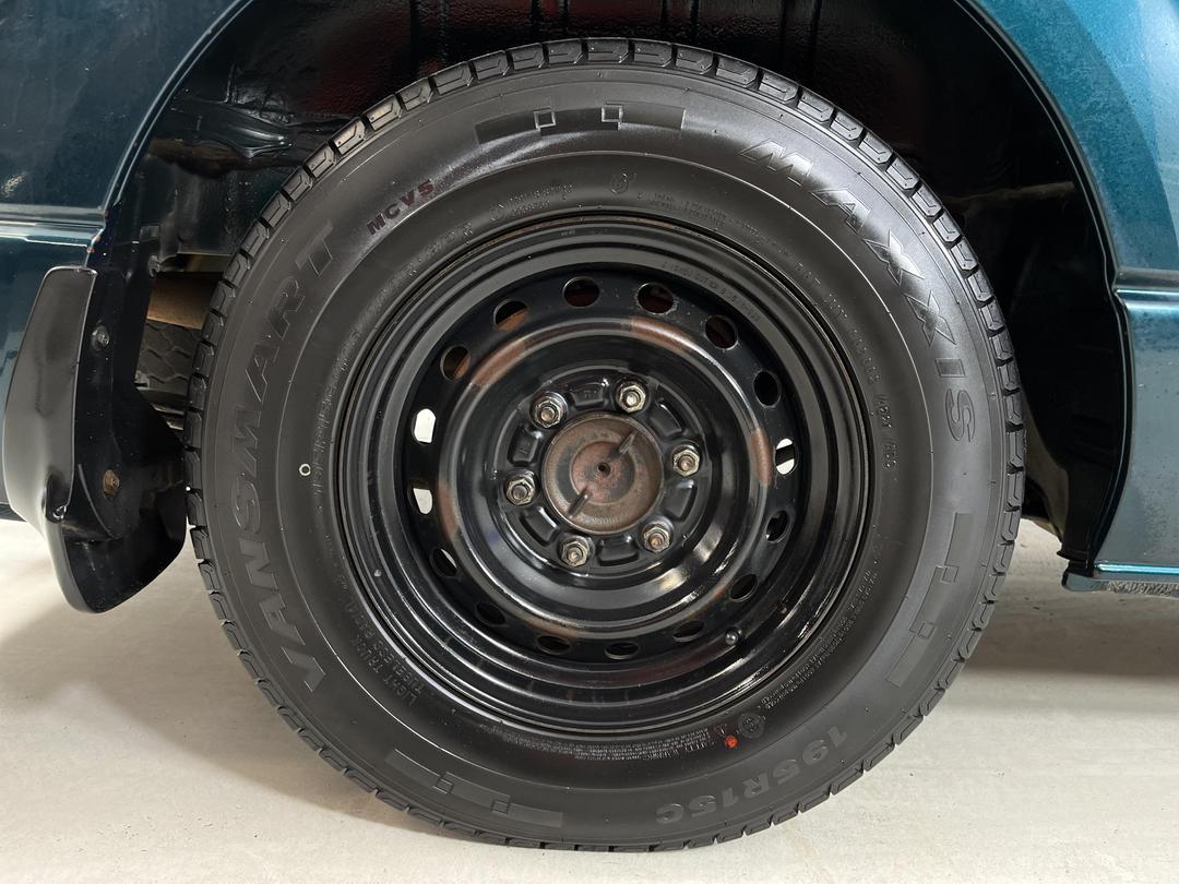 Photo '12' of Toyota Hiace