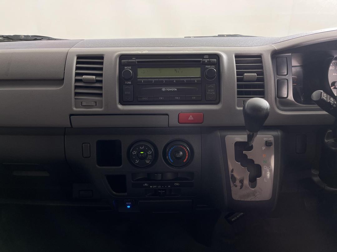 Photo '18' of Toyota Hiace