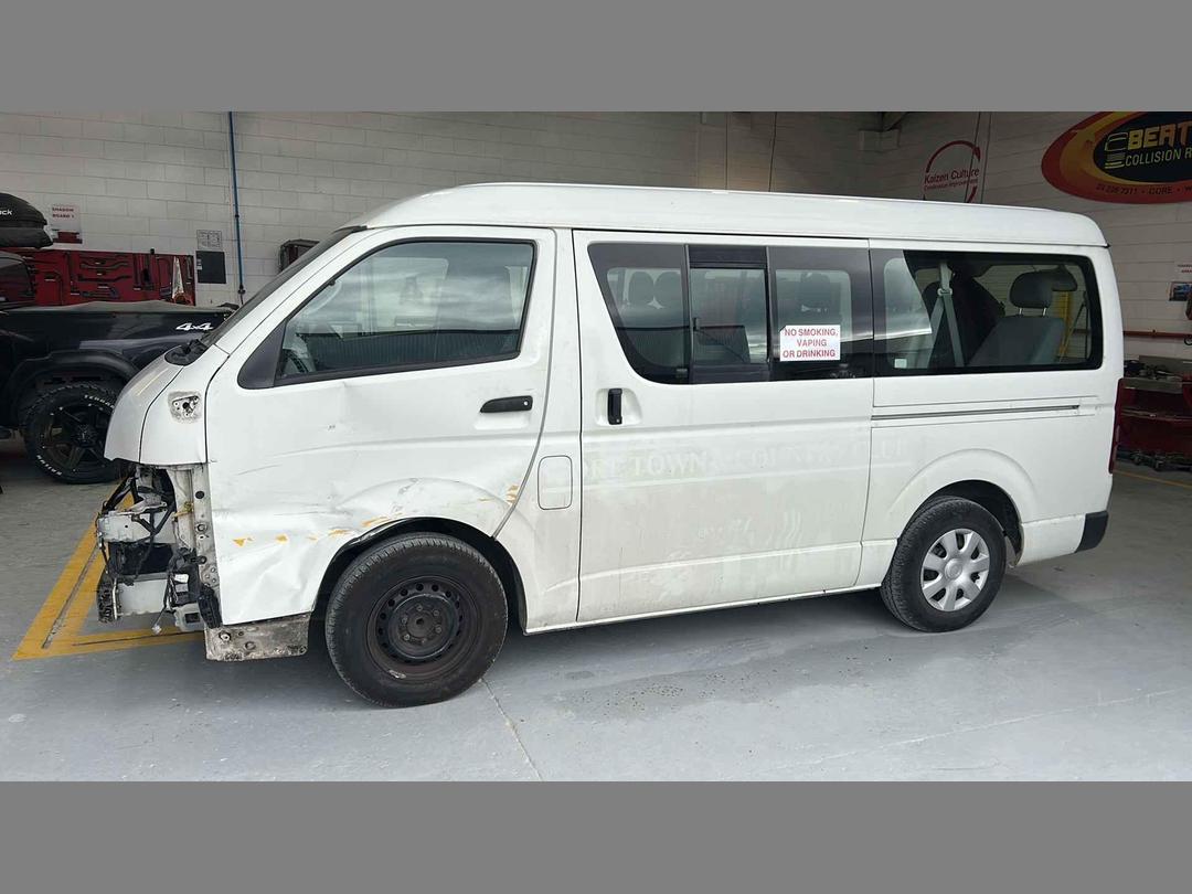 Photo '4' of Toyota Hiace