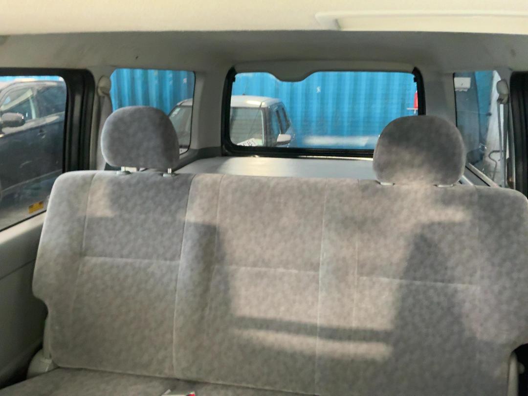 Photo '6' of Toyota Hiace Super GL