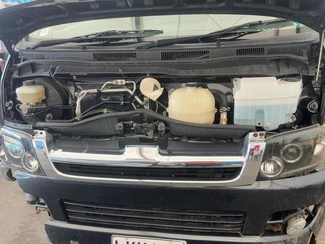 Photo '11' of Toyota Hiace Super GL