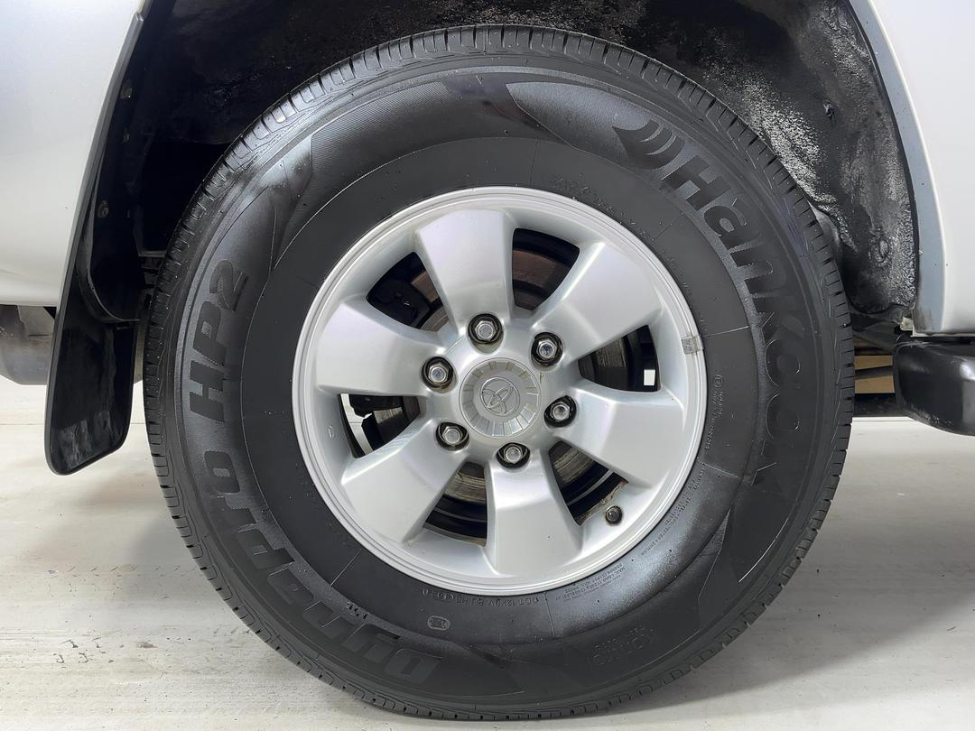 Photo '12' of Toyota Hilux