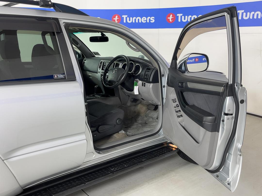 Photo '15' of Toyota Hilux