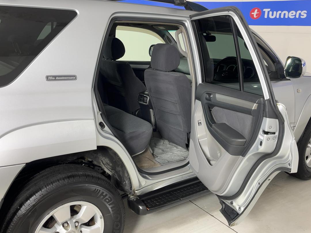 Photo '19' of Toyota Hilux