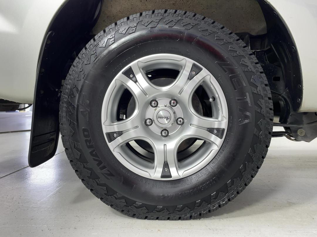 Photo '12' of Toyota Hilux