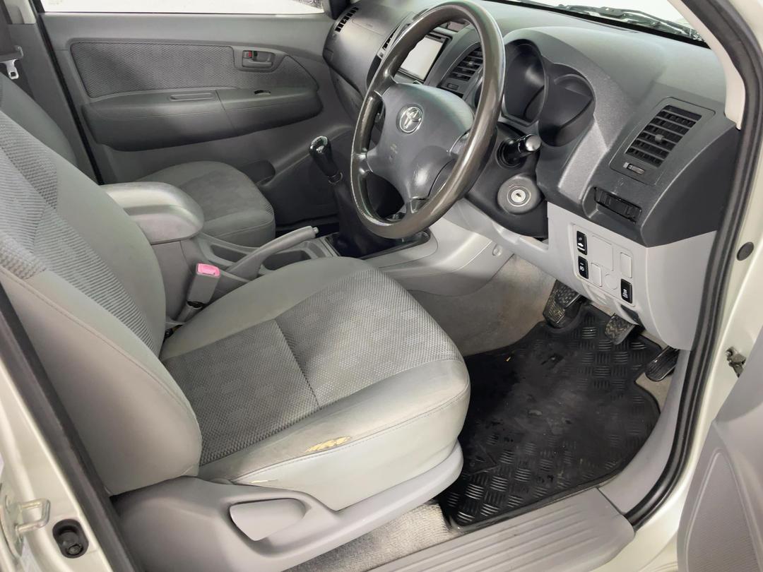 Photo '16' of Toyota Hilux
