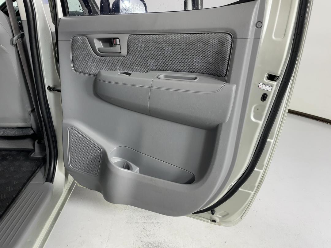 Photo '19' of Toyota Hilux
