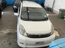 Thumbnail '4' of Toyota Isis