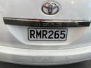 Thumbnail '31' of Toyota Isis