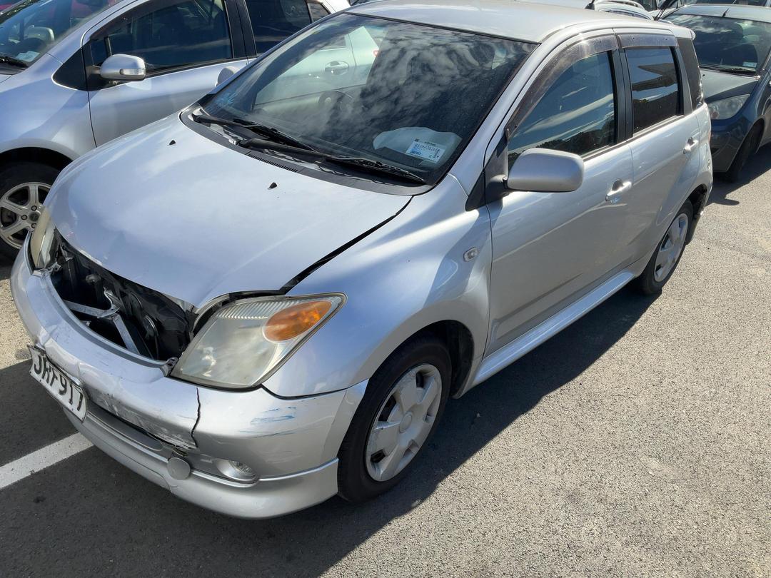 Photo '2' of Toyota IST