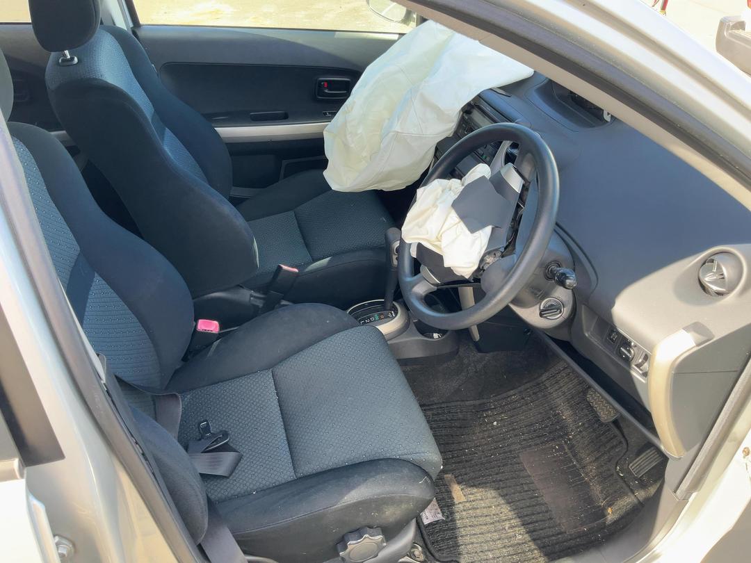 Photo '14' of Toyota IST