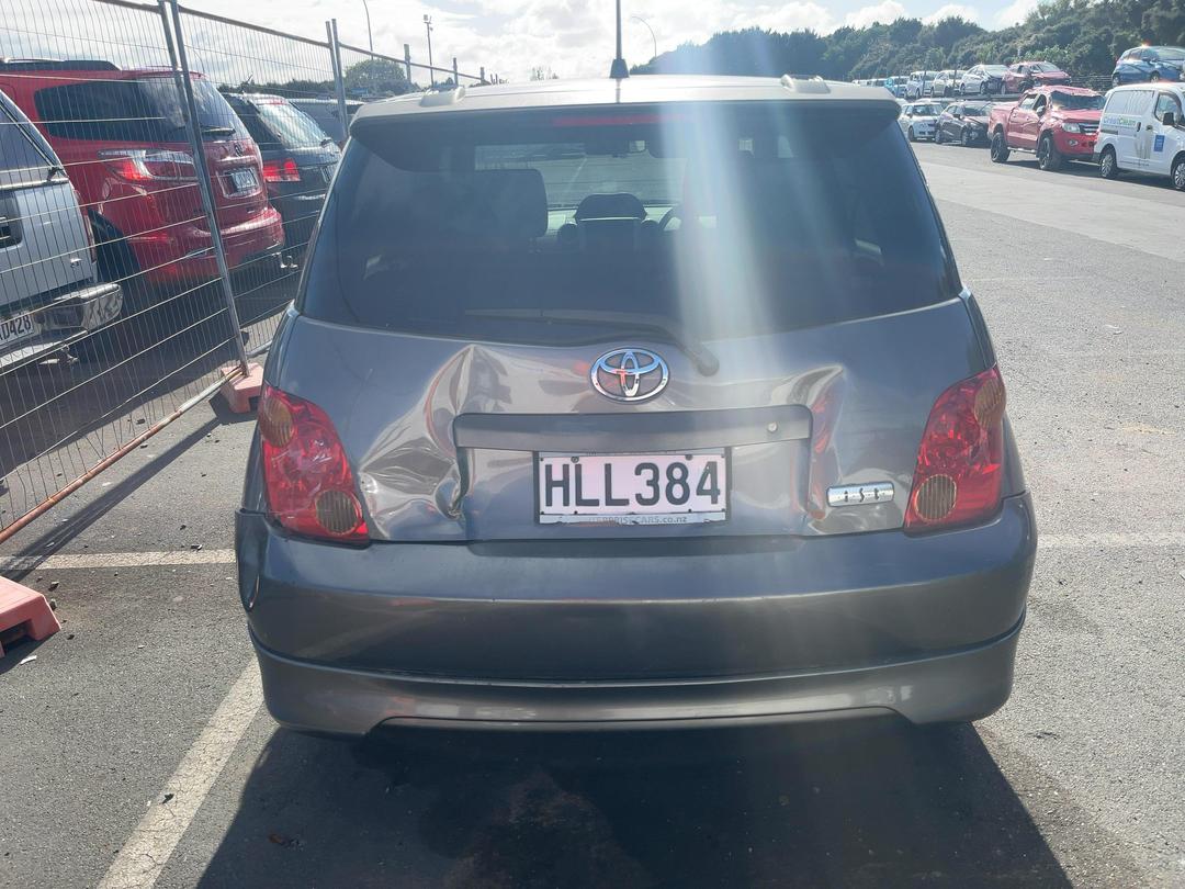 Photo '4' of Toyota IST