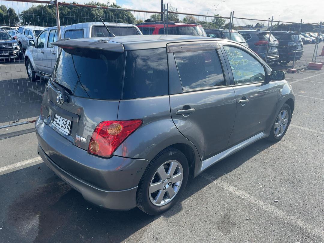 Photo '5' of Toyota IST