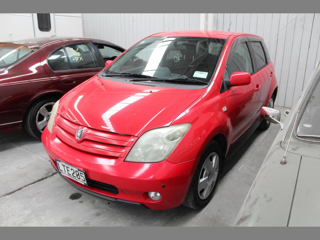 Photo '2' of Toyota IST