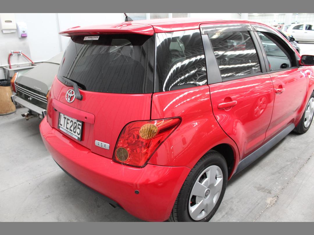 Photo '4' of Toyota IST