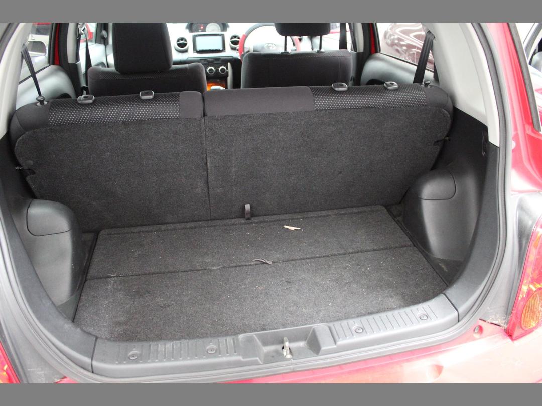 Photo '9' of Toyota IST