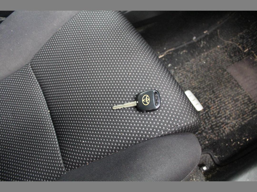 Photo '13' of Toyota IST