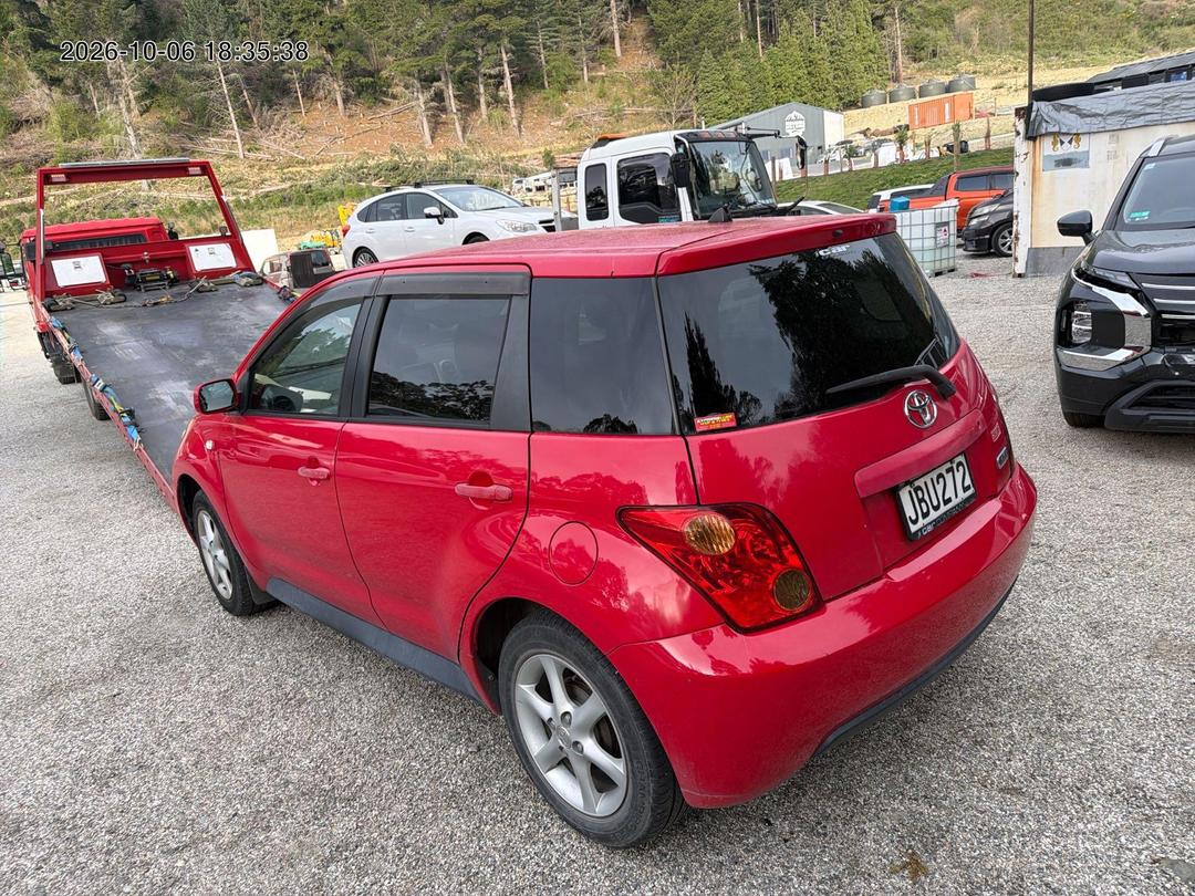 Photo '5' of Toyota IST Photo '5' of Toyota IST