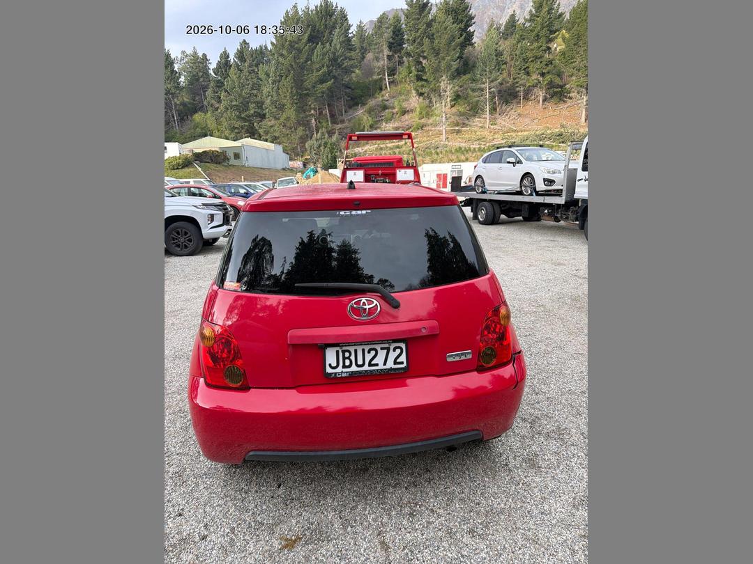 Photo '6' of Toyota IST Photo '6' of Toyota IST