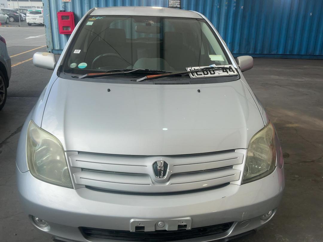 Photo '2' of Toyota IST Photo '2' of Toyota IST
