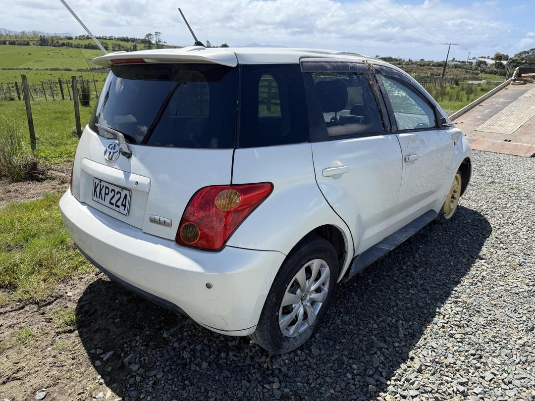 Photo '4' of Toyota IST Photo '4' of Toyota IST