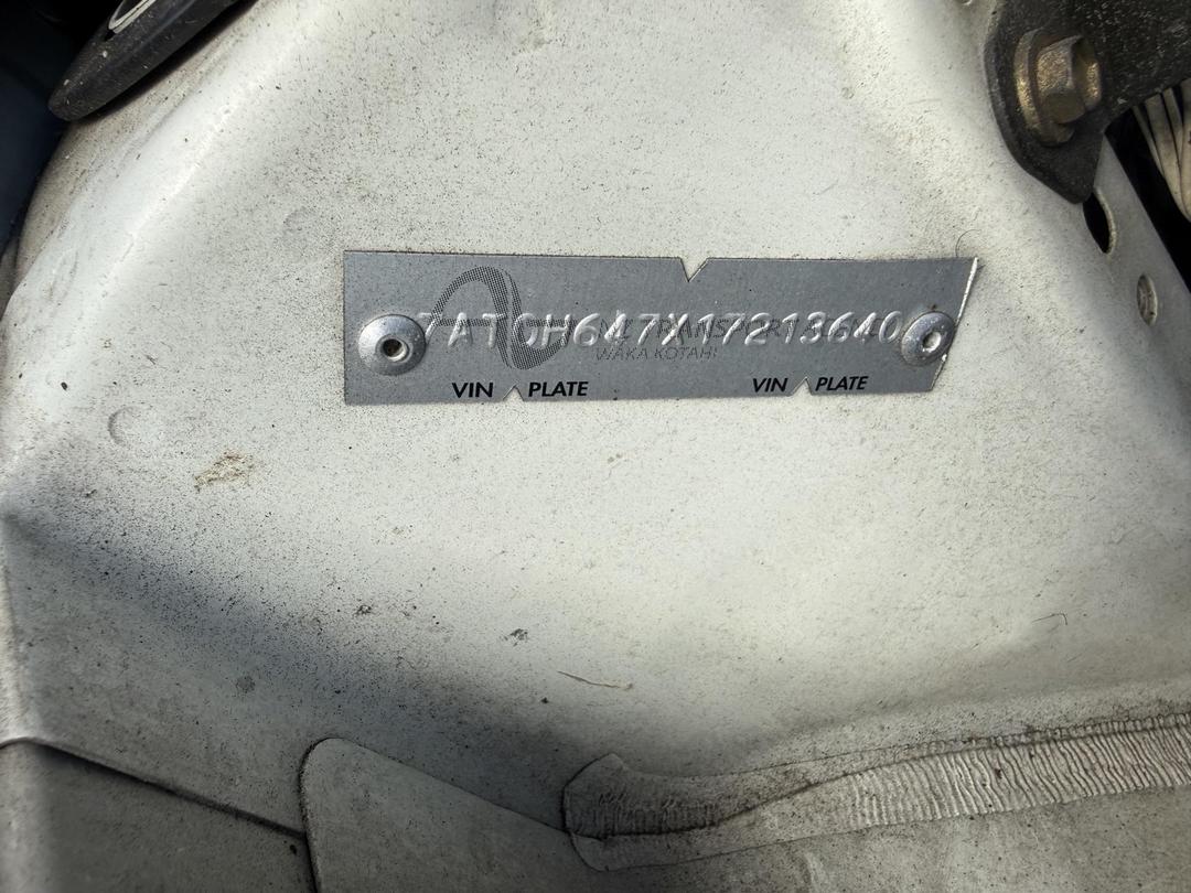 Photo '10' of Toyota IST Photo '10' of Toyota IST