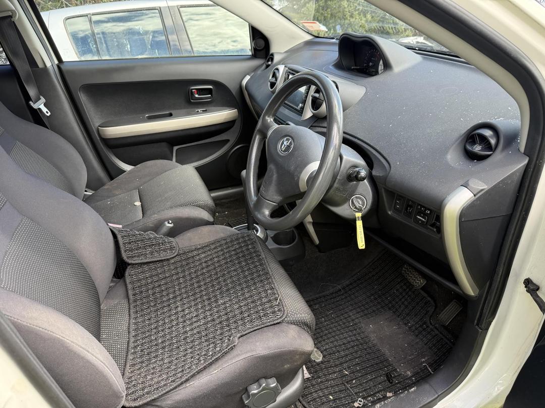 Photo '7' of Toyota IST Photo '7' of Toyota IST