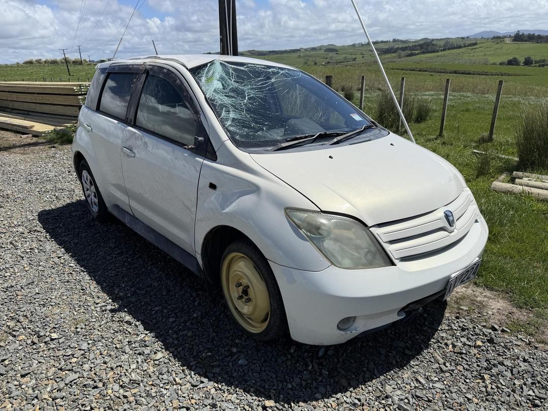 Photo '5' of Toyota IST Photo '5' of Toyota IST