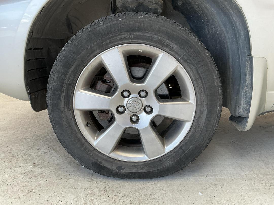 Photo '8' of Toyota Kluger