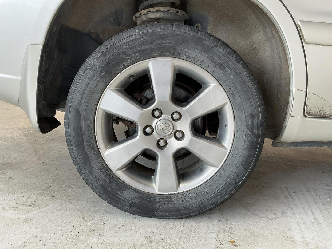 Photo '10' of Toyota Kluger