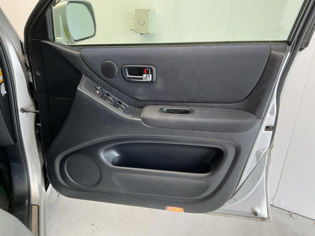 Photo '13' of Toyota Kluger