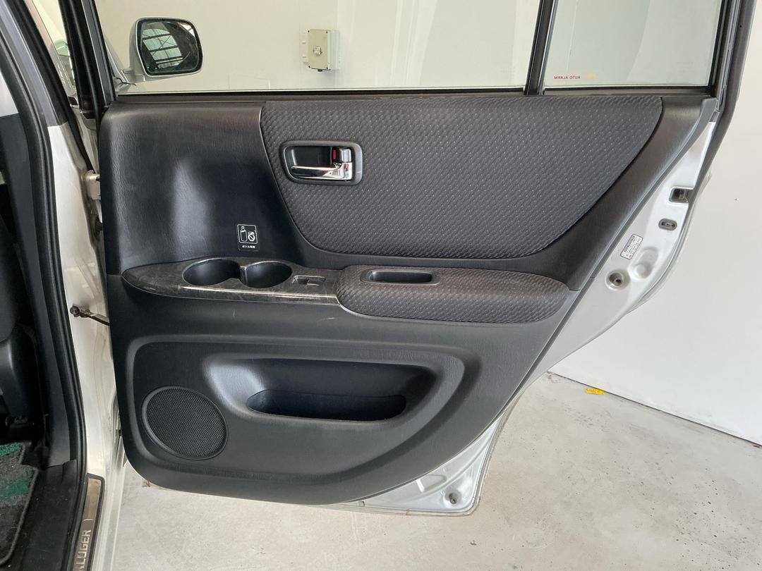 Photo '17' of Toyota Kluger