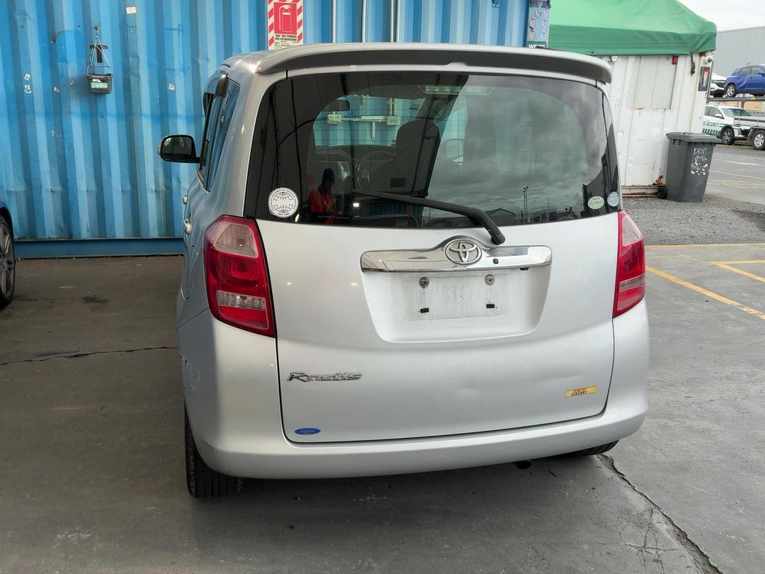 Photo '13' of Toyota Ractis