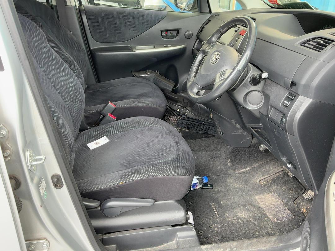 Photo '18' of Toyota Ractis