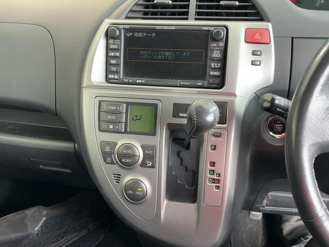 Photo '22' of Toyota Ractis