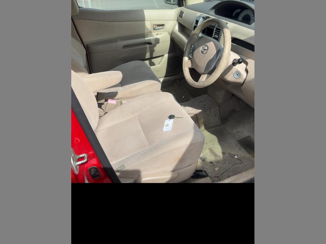 Photo '12' of Toyota Raum