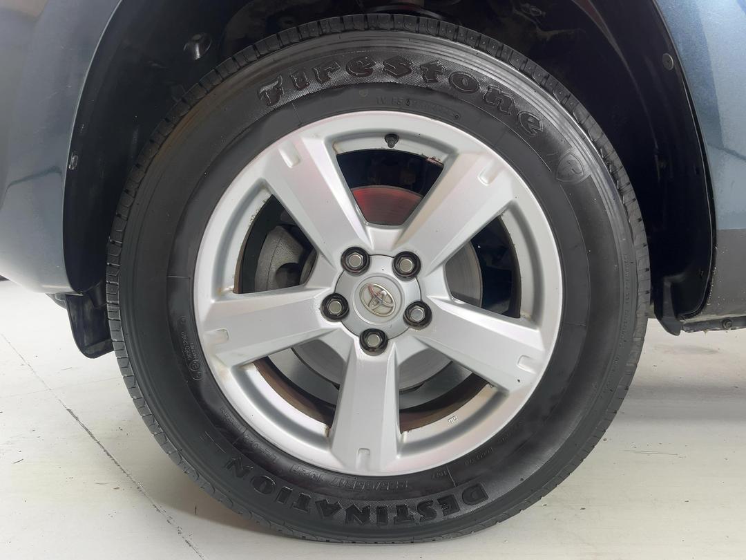 Photo '10' of Toyota Rav4