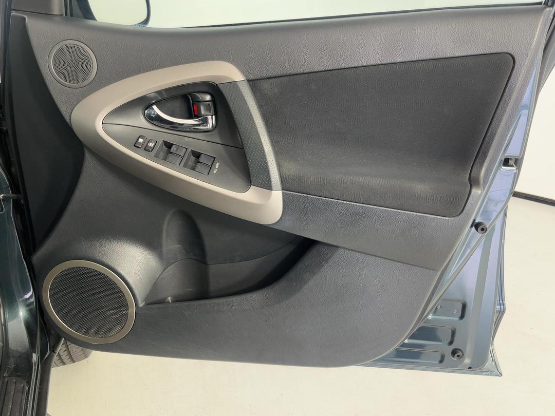 Photo '15' of Toyota Rav4