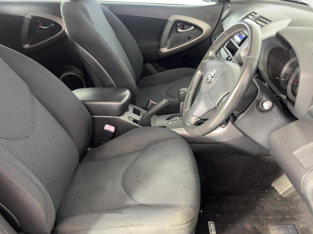 Photo '16' of Toyota Rav4