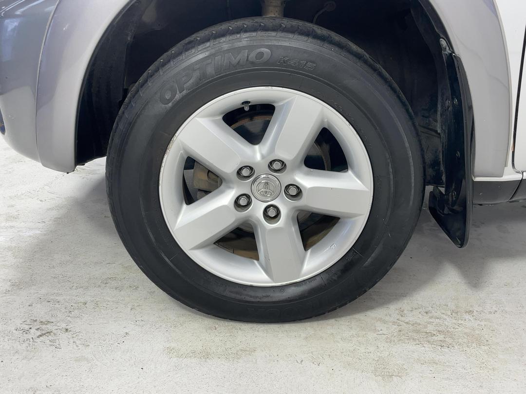 Photo '10' of Toyota Rav4