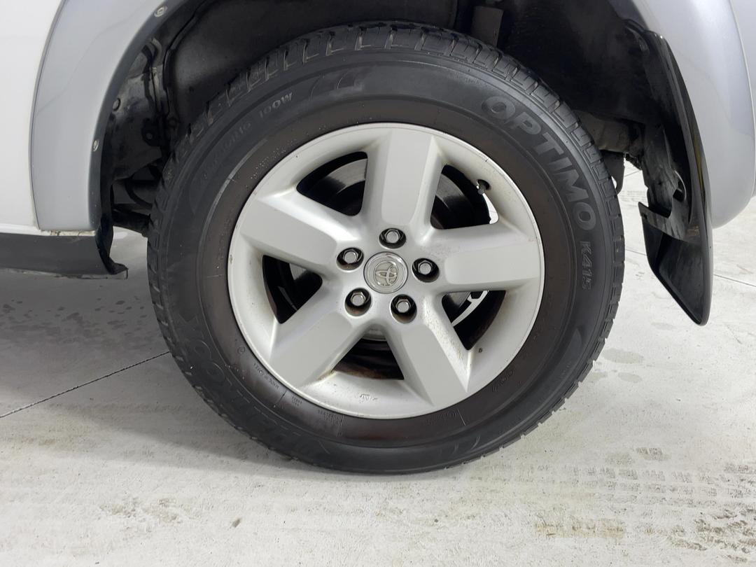 Photo '11' of Toyota Rav4