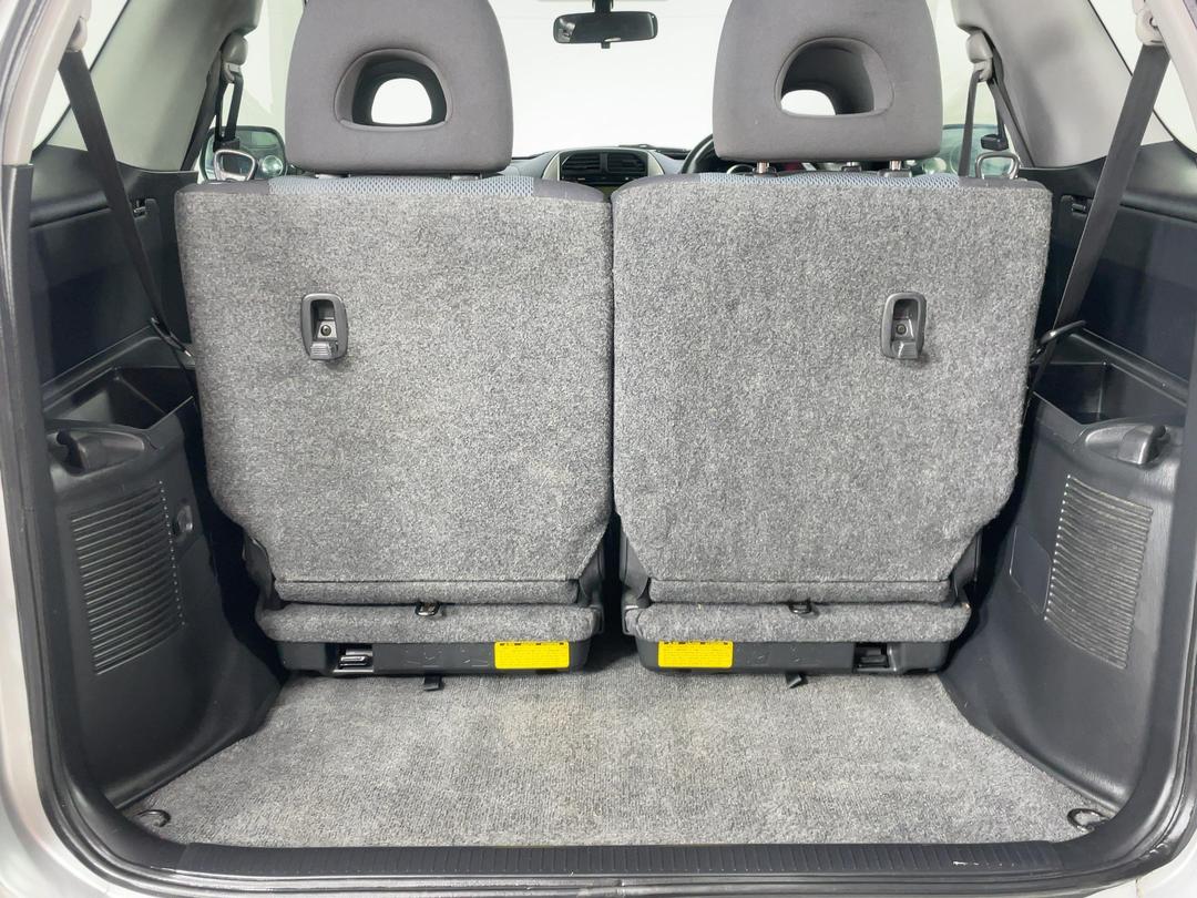 Photo '14' of Toyota Rav4