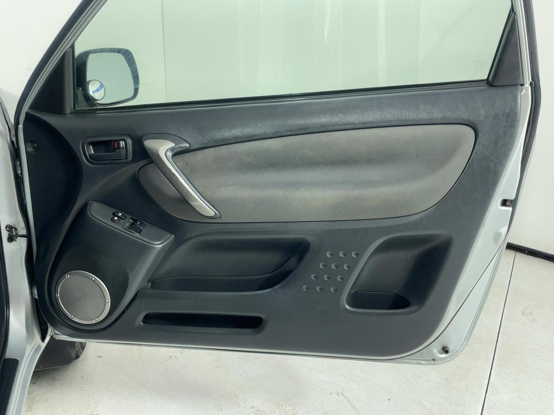 Photo '15' of Toyota Rav4
