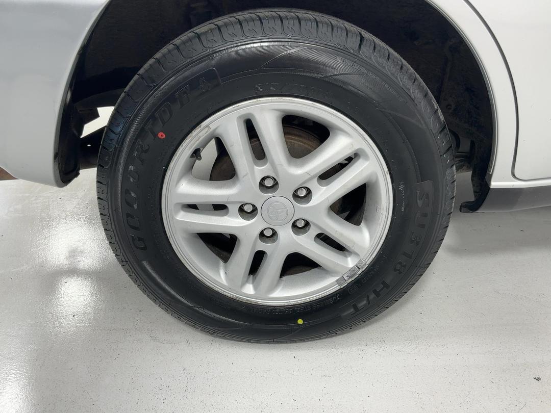 Photo '12' of Toyota Rav4