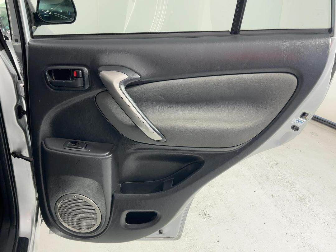 Photo '19' of Toyota Rav4