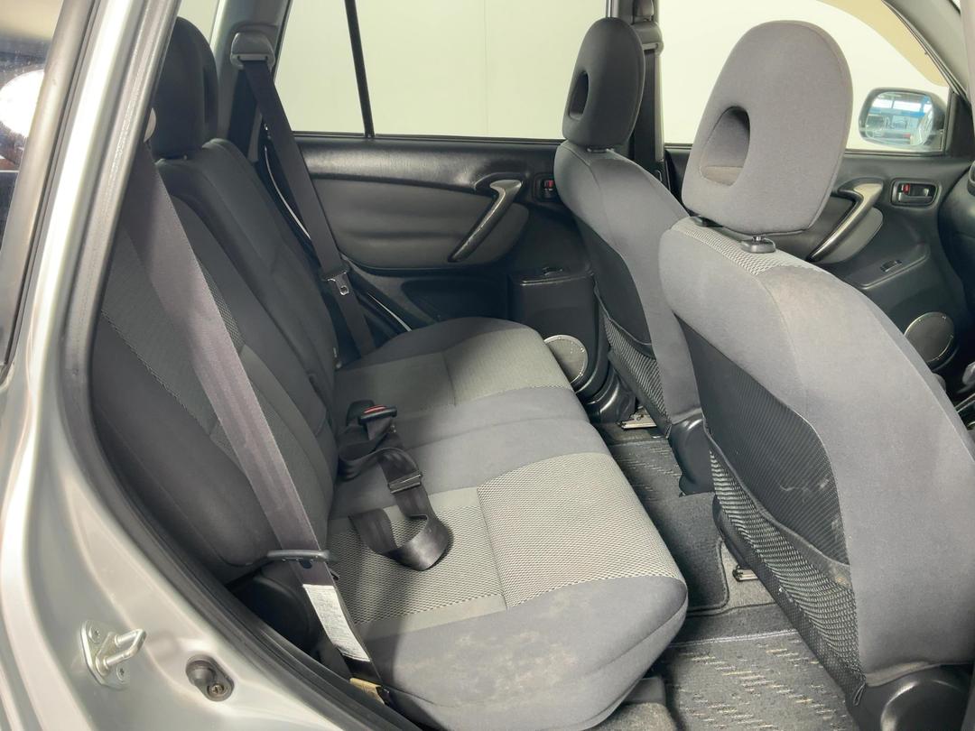 Photo '20' of Toyota Rav4